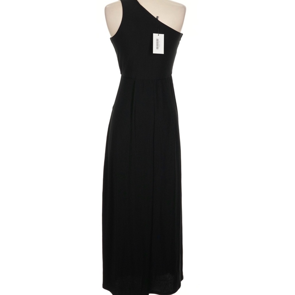 Sleek One-Shoulder Black Maxi Dress